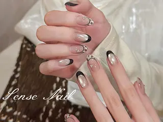 ネイル Queening 🦋のネイルデザイン