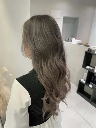 ロング カラー piLLon/ RYUKAのヘアスタイル
