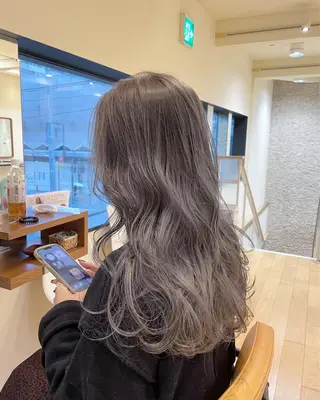 ロング カラー 🍋透け感カラー🍃 オリーブ🍐Kahoのヘアスタイル