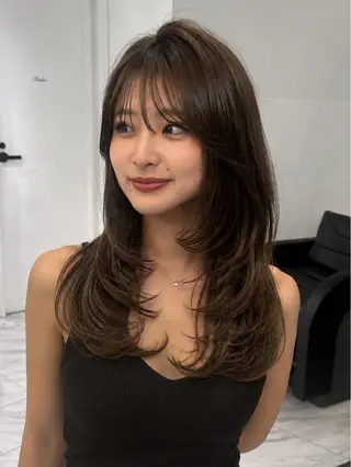 セミロング カラー オールマイティ美容師 💋𝑨𝑵𝑵𝑨のヘアスタイル