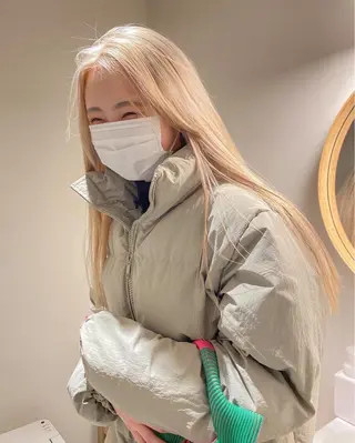 ミディアム 西山 凜のヘアスタイル