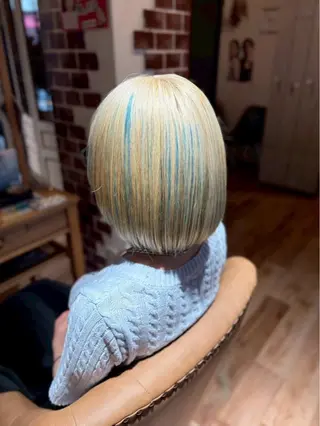 ミディアム ブリーチ・カットモデ ル募集中🫧高口小春のヘアスタイル