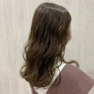ロング カラー 🫧透け感⋆艶髪💎 山口アヤカのヘアスタイル