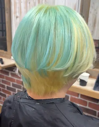 ショート 大久保寿高✨ なりたい色を叶える✨のヘアスタイル
