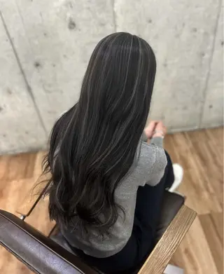 ロング カラー 若林 玲奈のヘアスタイル