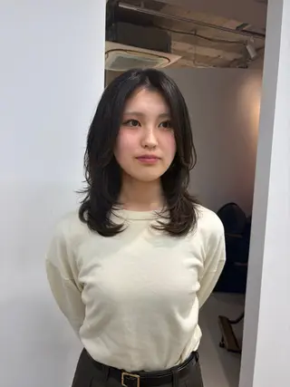 ミディアム mihane fit hueのヘアスタイル