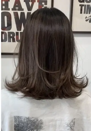 カラー 長田 仁美のヘアスタイル
