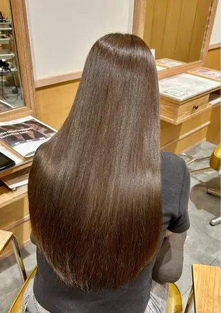 ロング 古林 彩花のヘアスタイル
