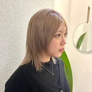 ミディアム カラー ショート/ウルフ ハイトーン/カイセイのヘアスタイル