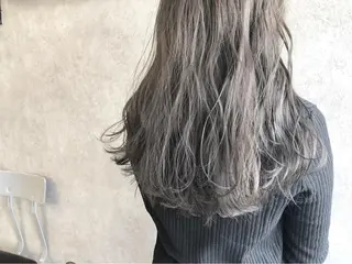セミロング カラー 顔周りレイヤーカット ブリーチminamiのヘアスタイル