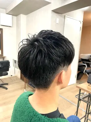 ショート カラー メンズ 猪股 唯菜のヘアスタイル