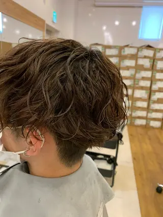 パーマ メンズ サケモト ユウジのヘアスタイル