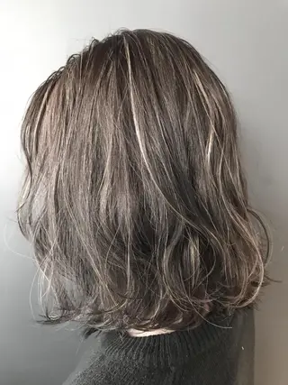 ミディアム カラー BOX mico.のヘアスタイル
