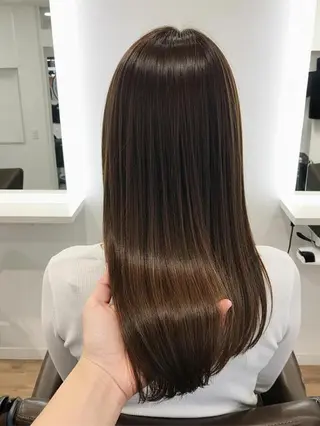 カラー Helena みなつのヘアスタイル