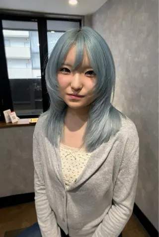 ミディアム カラー 🌐NATSUMI 🌐【寒色カラー】のヘアスタイル