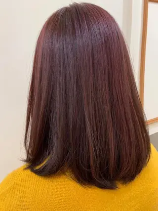 ミディアム カラー ぱつっとボブ/ 小野あかねのヘアスタイル