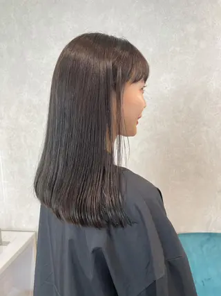 セミロング カラー ナチュラル透明感🌱 小山美樹子のヘアスタイル