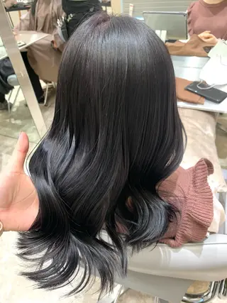 セミロング カラー ERENA💚 ヘアアレンジのヘアスタイル