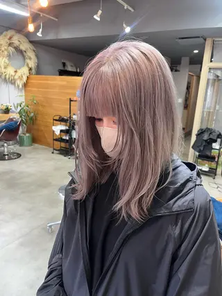 ミディアム カラー 透明感ハイトーン🦄 キラ🌈のヘアスタイル