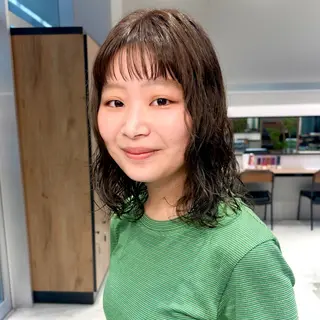 ミディアム カラー パーマ 金本麗美 ボブパーマ グレージュ/オリーブのヘアスタイル