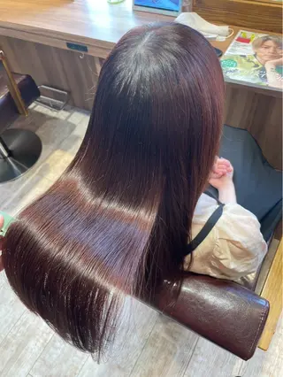 ロング 新岡 萌乃のヘアスタイル