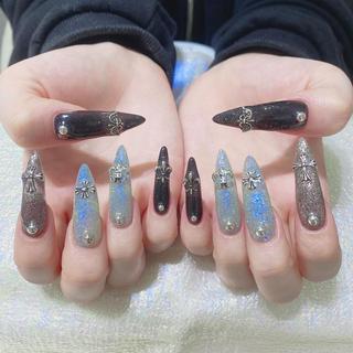 ネイル Queens テイのネイルデザイン