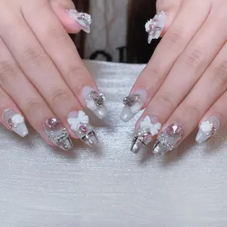 ネイル LUMINA NAYAのネイルデザイン