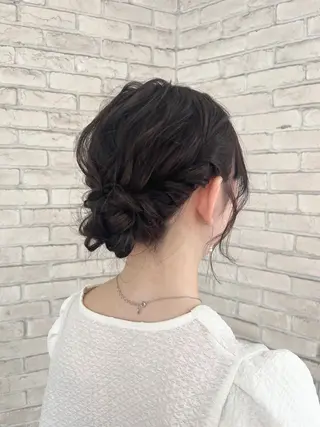 セミロング ハイトーンカラー シールエクステのヘアスタイル