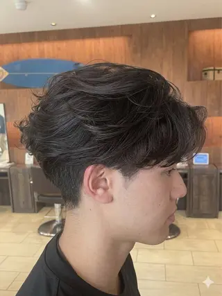 パーマ メンズ 【メンズ歓迎】⭐️ 流行パーマお手伝いのヘアスタイル