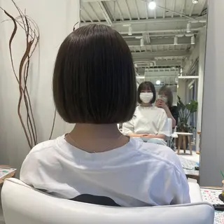 ショート カラー 峯崎 葵のヘアスタイル