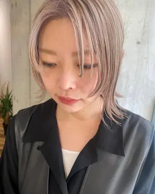 ショート カラー lani ブリーチ /ダブルカラーのヘアスタイル