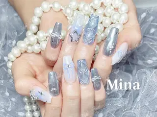 ネイル 🦋 Queenieのネイルデザイン