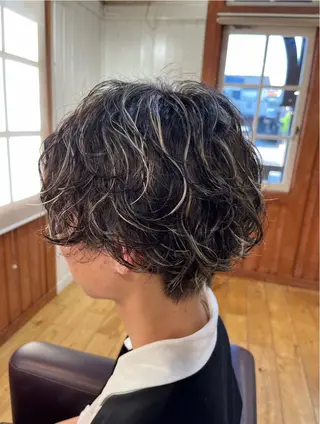 ショート パーマ 広瀬 遥香のヘアスタイル
