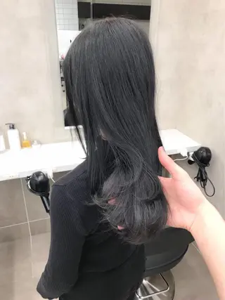 ロング ハイトーン×レイヤー カットTAKUMIのヘアスタイル