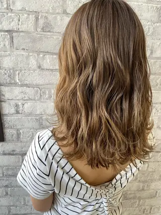 セミロング カラー Oopsレイヤー 加藤澄都のヘアスタイル