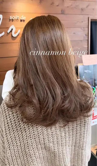 セミロング レイヤー/艶髪カラー 森本くるみのヘアスタイル