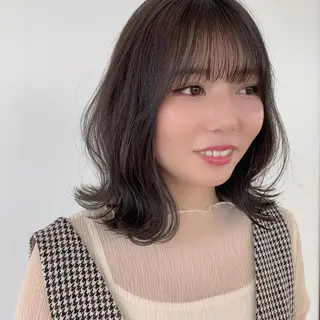 ミディアム カラー 澤村 志織のヘアスタイル