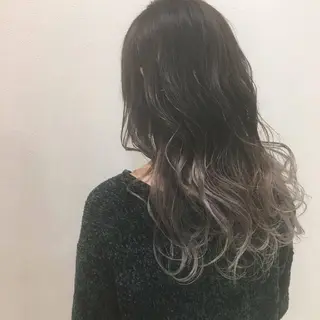 カラー ロング 金曽 (天方) 美子のヘアスタイル