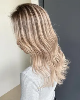 セミロング カラー ブリーチ 透明感HIDEのヘアスタイル