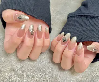 セミロング yuka ⭐︎のネイルデザイン