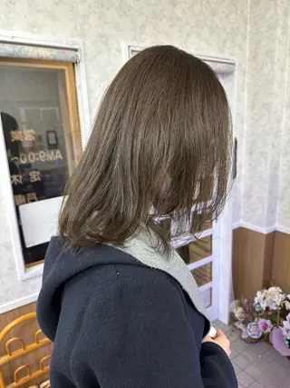 セミロング カラー 髪質改善のプロ✨りな さんのヘアスタイル