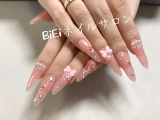 ネイル BiEi ネイルサロン長さ出しのネイルデザイン