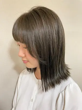 ミディアム カラー 佐藤 爽香のヘアスタイル