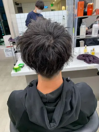 ショート カラー パーマ メンズ メンズパーマ特化 TAIGAのヘアスタイル