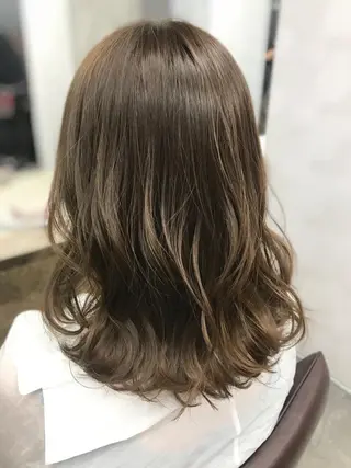セミロング カラー ブリーチ&似合せボブ 田中寛十のヘアスタイル