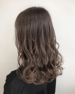 セミロング カラー 【透明感、艶髪】西村 有司のヘアスタイル