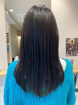 ロング カラー EMMA Satakeのヘアスタイル