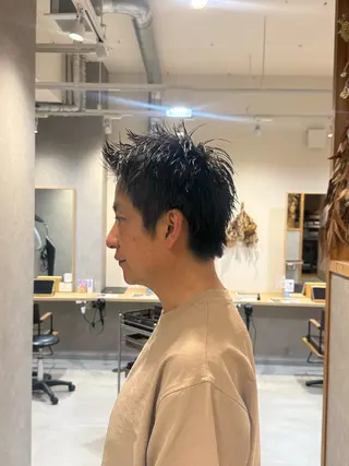 ショート anju/レイヤー カット/ハイトーンのヘアスタイル