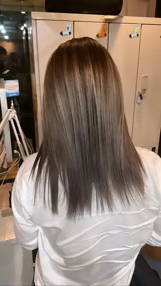 ミディアム カラー 難波ブリーチカラー 伊藤洋輝のヘアスタイル