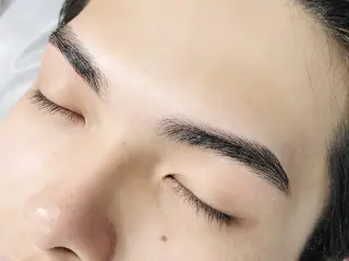 メンズ アイブロウ THE BROW新宿 KONNOの眉毛・アイブロウイメージ